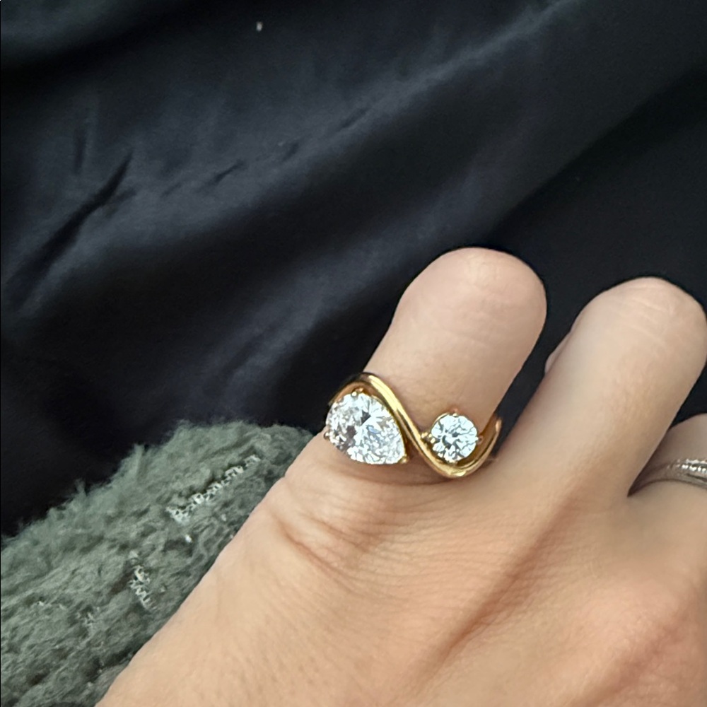 Elegant Gold and Silver Women's Ring